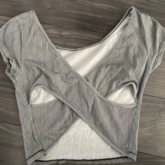 American Eagle Outfitters Crop top - Picture 2 of 2